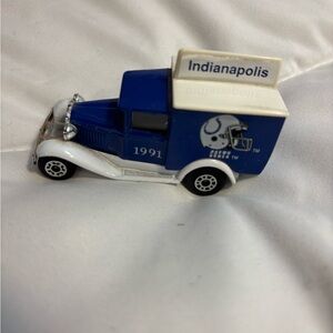 VINTAGE Matchbox NFL LTD Diecast Indianapolis Colts Matchbox Truck 1991 Edition